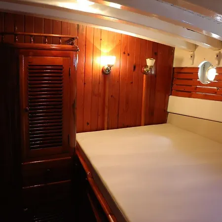 Panormitis Sailing Yacht Ботель Ларнака