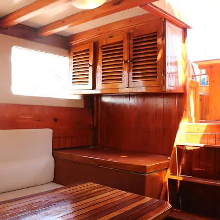 Panormitis Sailing Yacht Úszó hotel *