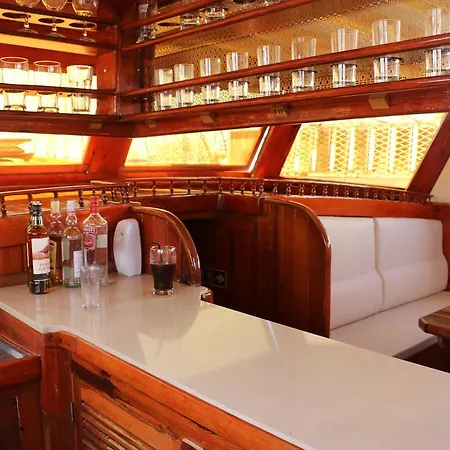 Panormitis Sailing Yacht * Larnaca